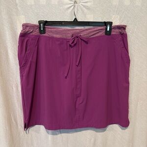 Duluth Trading Co Women's Magenta Skort